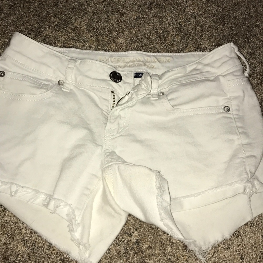 American Eagle white shorts
